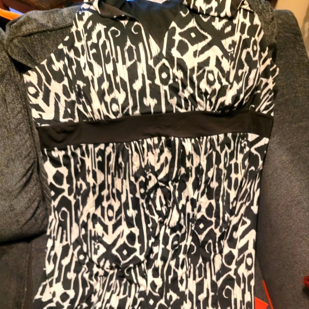 Avenue Black and White Dress Size 26/28